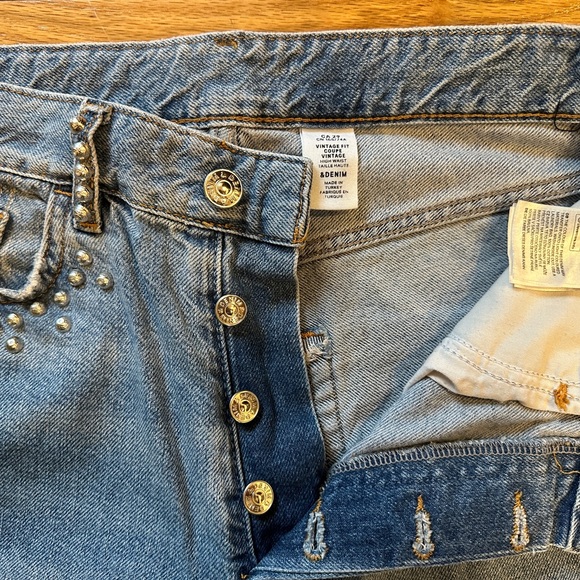 H&M high rise vintage fit jeans with metallic details - Picture 4 of 8